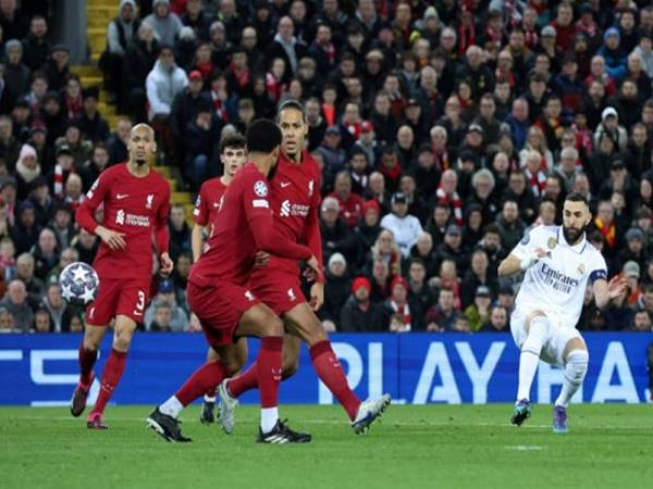 Tin Liverpool 22/2: HLV Jurgen Klopp tố Carlo Ancelotti nói dối