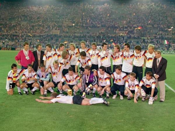 Năm 1990 đội nào vô địch World Cup?