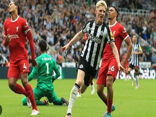 Trận đối đầu kịch tính giữa Newcastle vs Liverpool